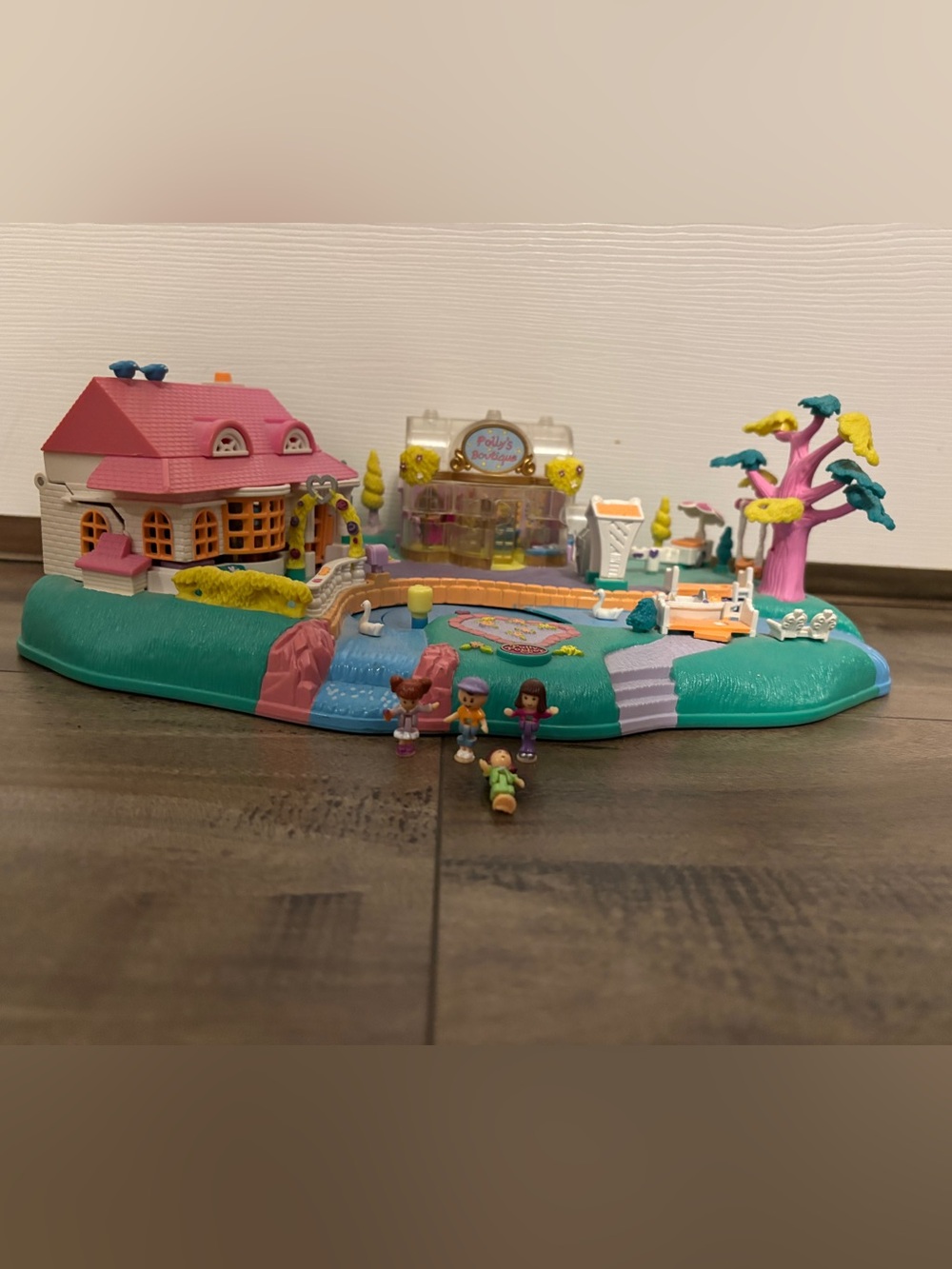 Vintage 1996 Polly Pocket Magical Movin' Pollyville Boutique READ